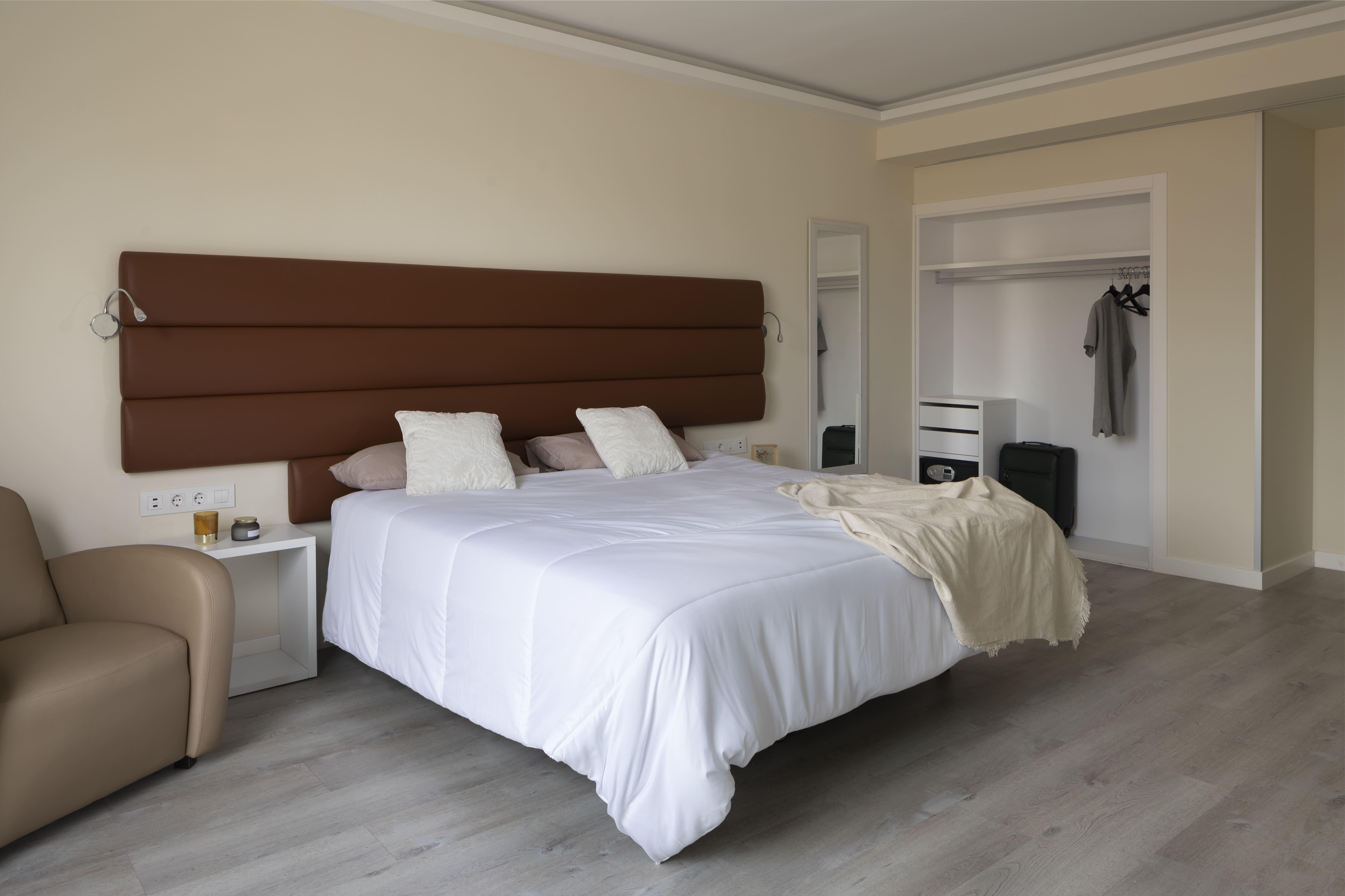 Libere Barcelona Sant Antoni Aparthotel Ngoại thất bức ảnh
