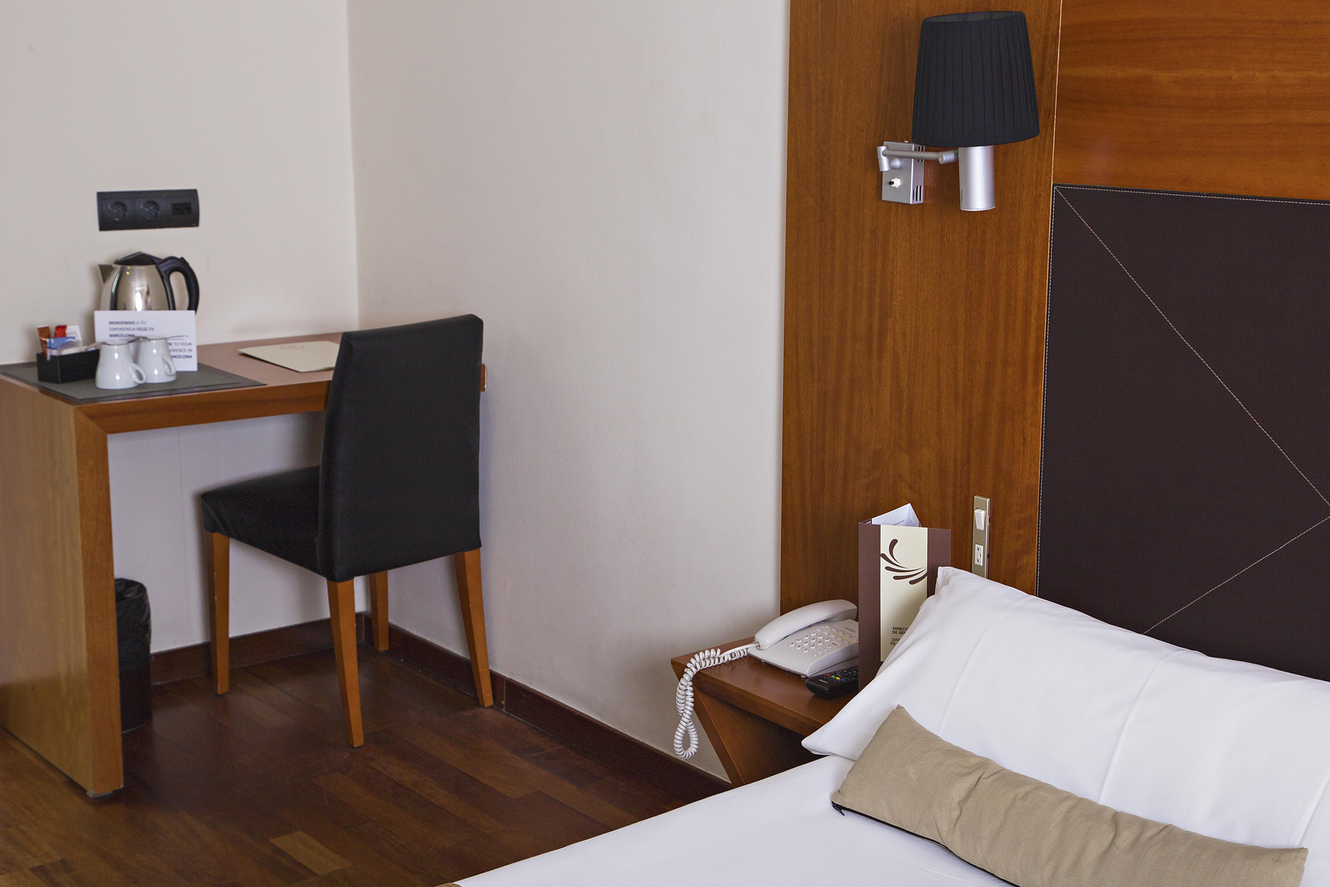 Libere Barcelona Sant Antoni Aparthotel Ngoại thất bức ảnh