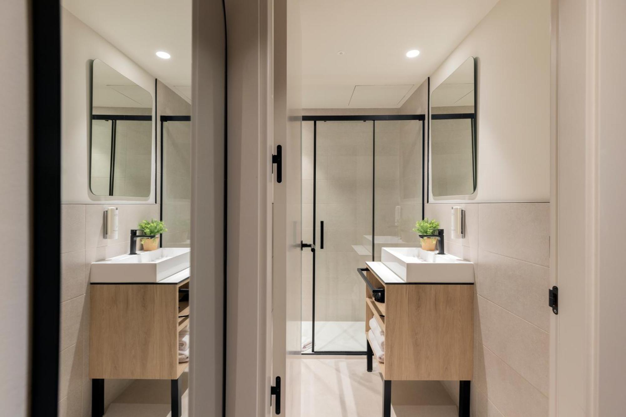 Libere Barcelona Sant Antoni Aparthotel Ngoại thất bức ảnh