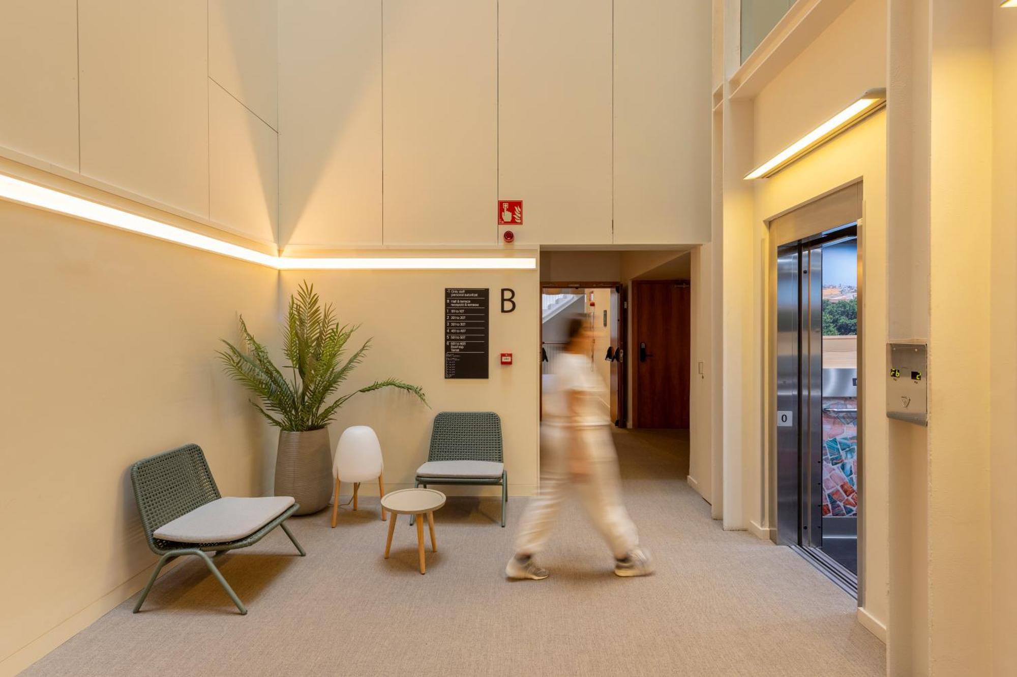 Libere Barcelona Sant Antoni Aparthotel Ngoại thất bức ảnh