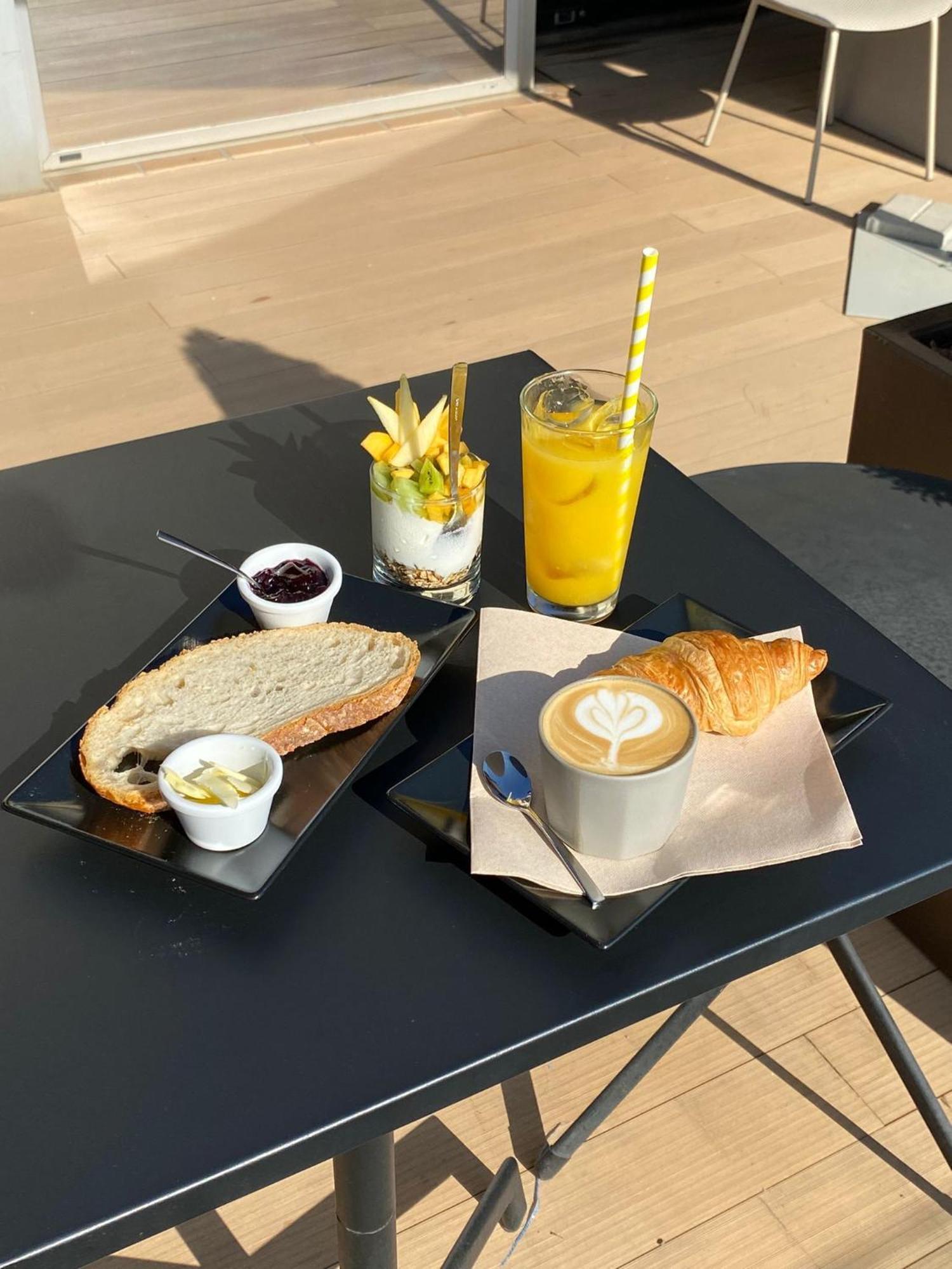 Libere Barcelona Sant Antoni Aparthotel Ngoại thất bức ảnh